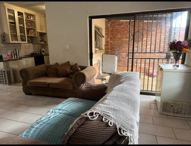 2 BEDROOM HOUSE FOR SALE IN WATERVAL EAST